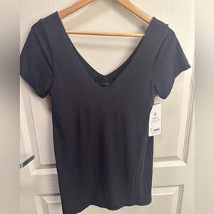 013 NWT ATHLETA Essence Support Top.  Size medium.